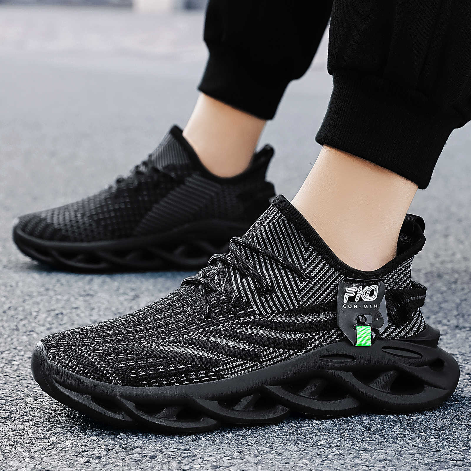 Men's Breathable Knit Sneakers - Knit Fabric Lace Up Sneakers recension och pris